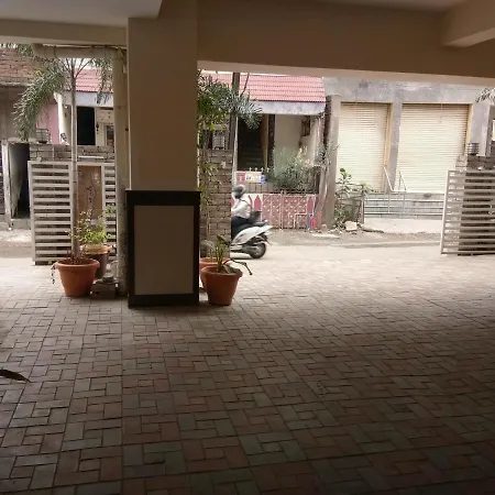 Jk Rooms 126 Parashar Legacy - Opp Railway Station-3